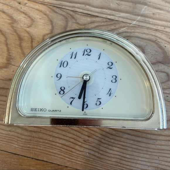 Vintage Seiko Quartz Gold Tone Alarm Clock - Picture 6 of 7